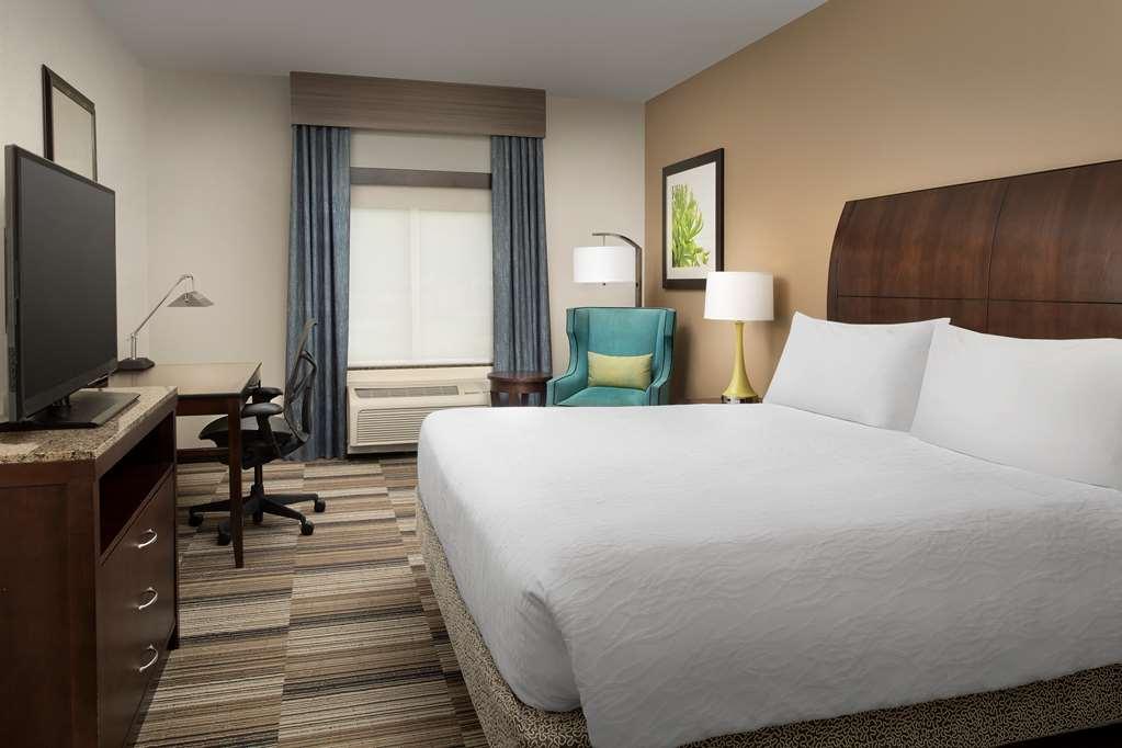 Hilton Garden Inn Charlotte/מורסוויל חדר תמונה