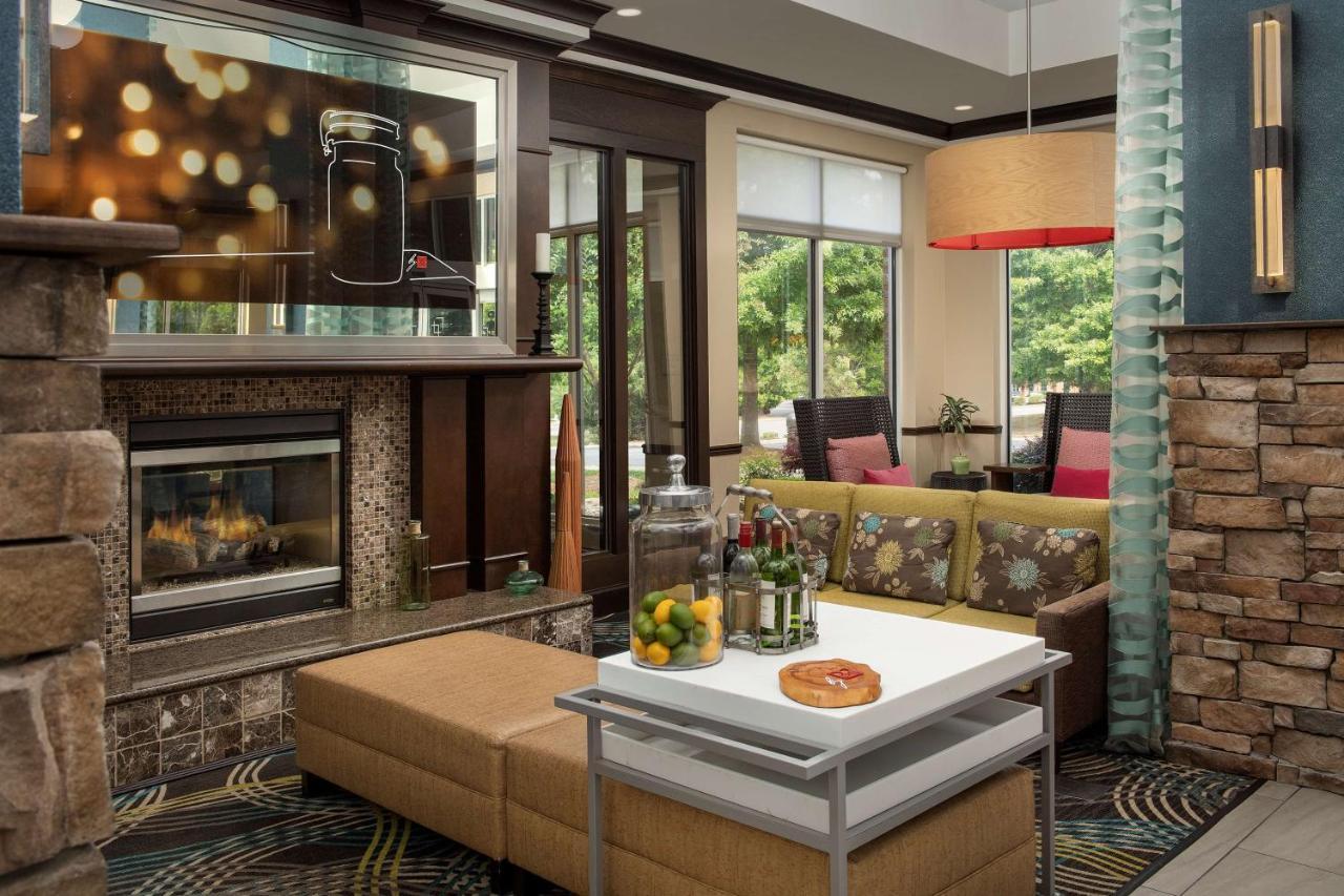 Hilton Garden Inn Charlotte/מורסוויל מראה חיצוני תמונה