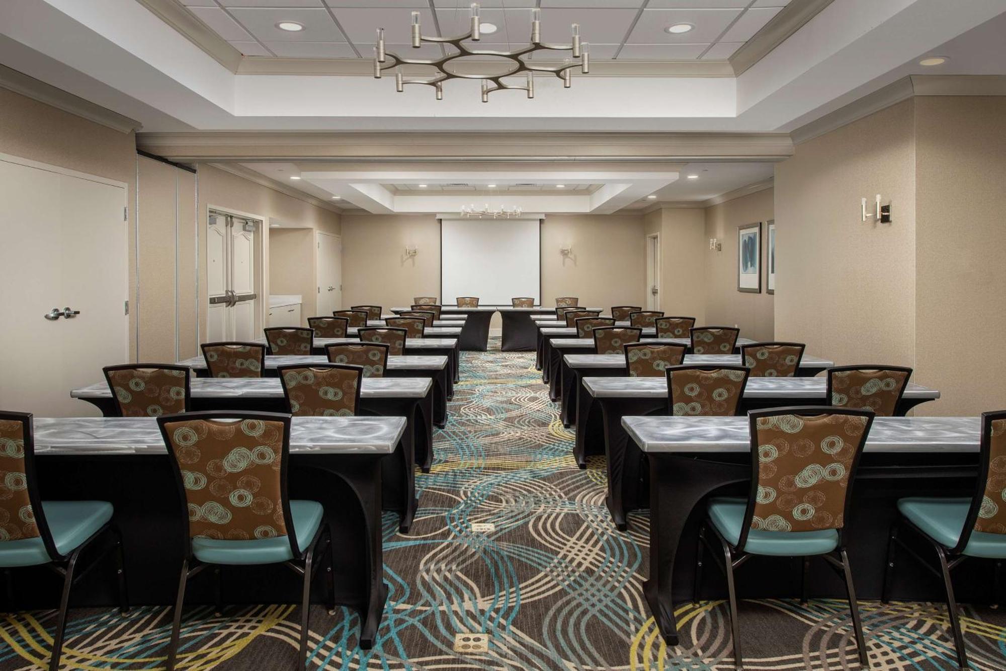 Hilton Garden Inn Charlotte/מורסוויל מראה חיצוני תמונה