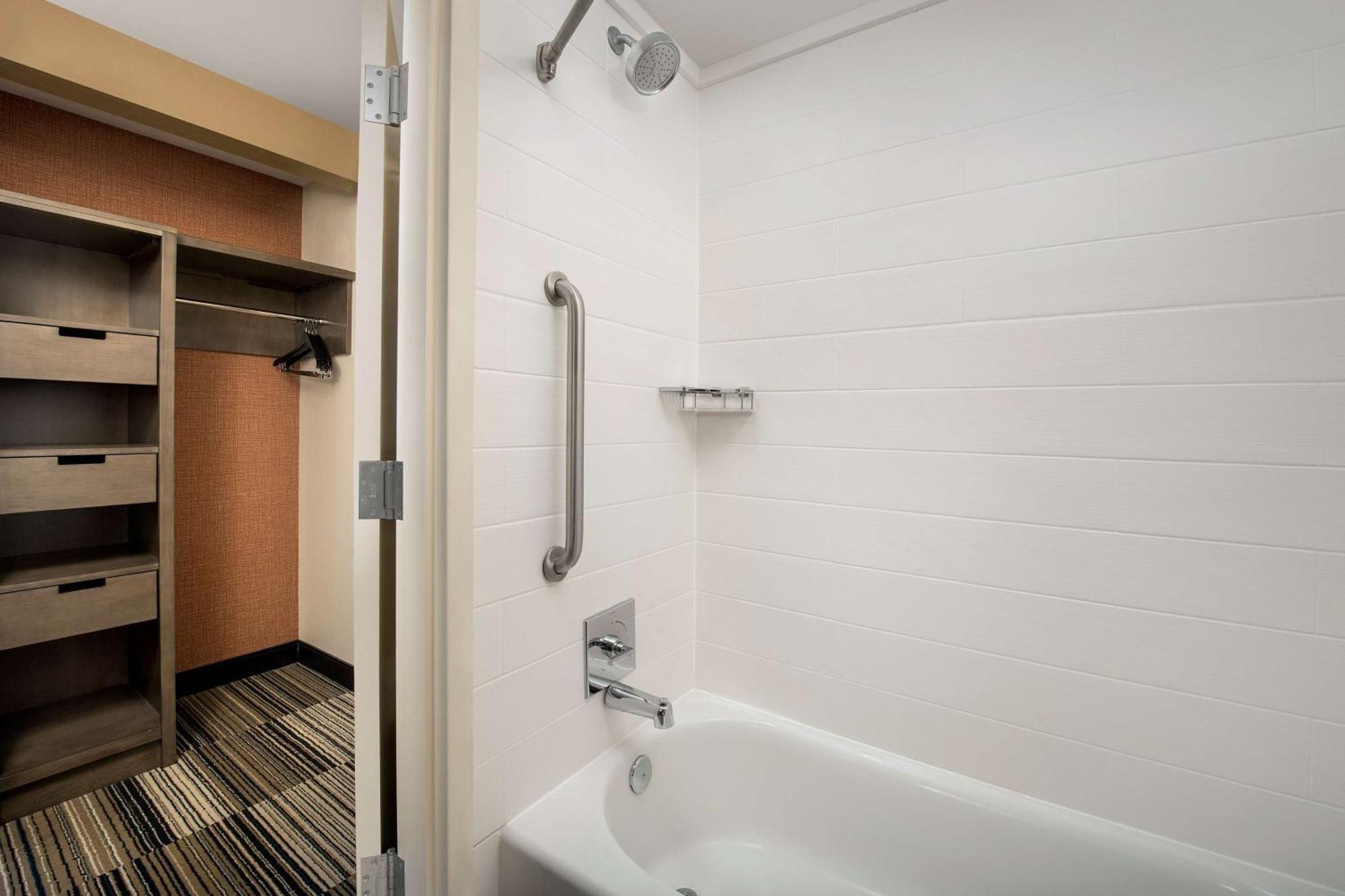 Hilton Garden Inn Charlotte/מורסוויל מראה חיצוני תמונה