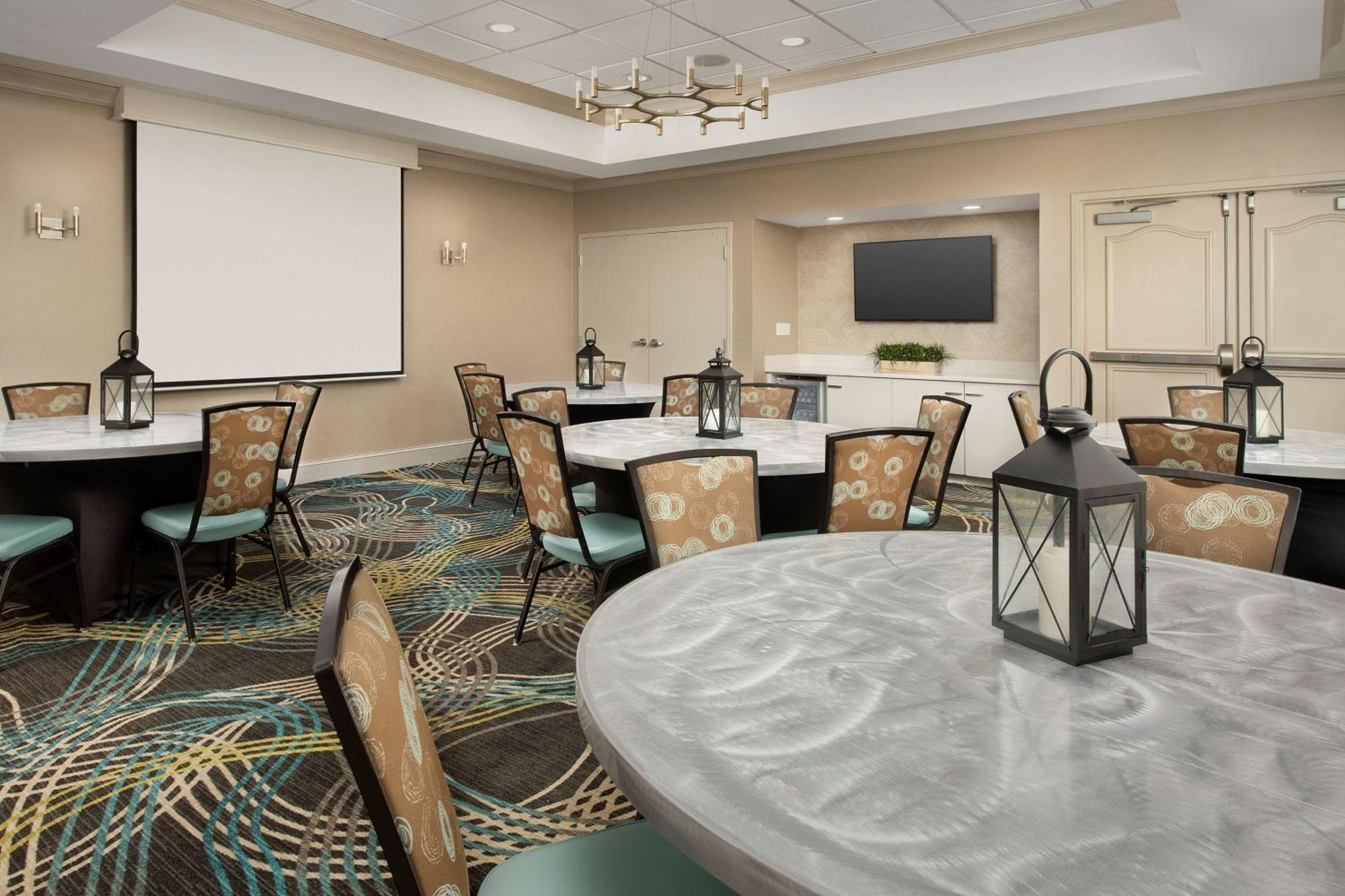 Hilton Garden Inn Charlotte/מורסוויל מראה חיצוני תמונה