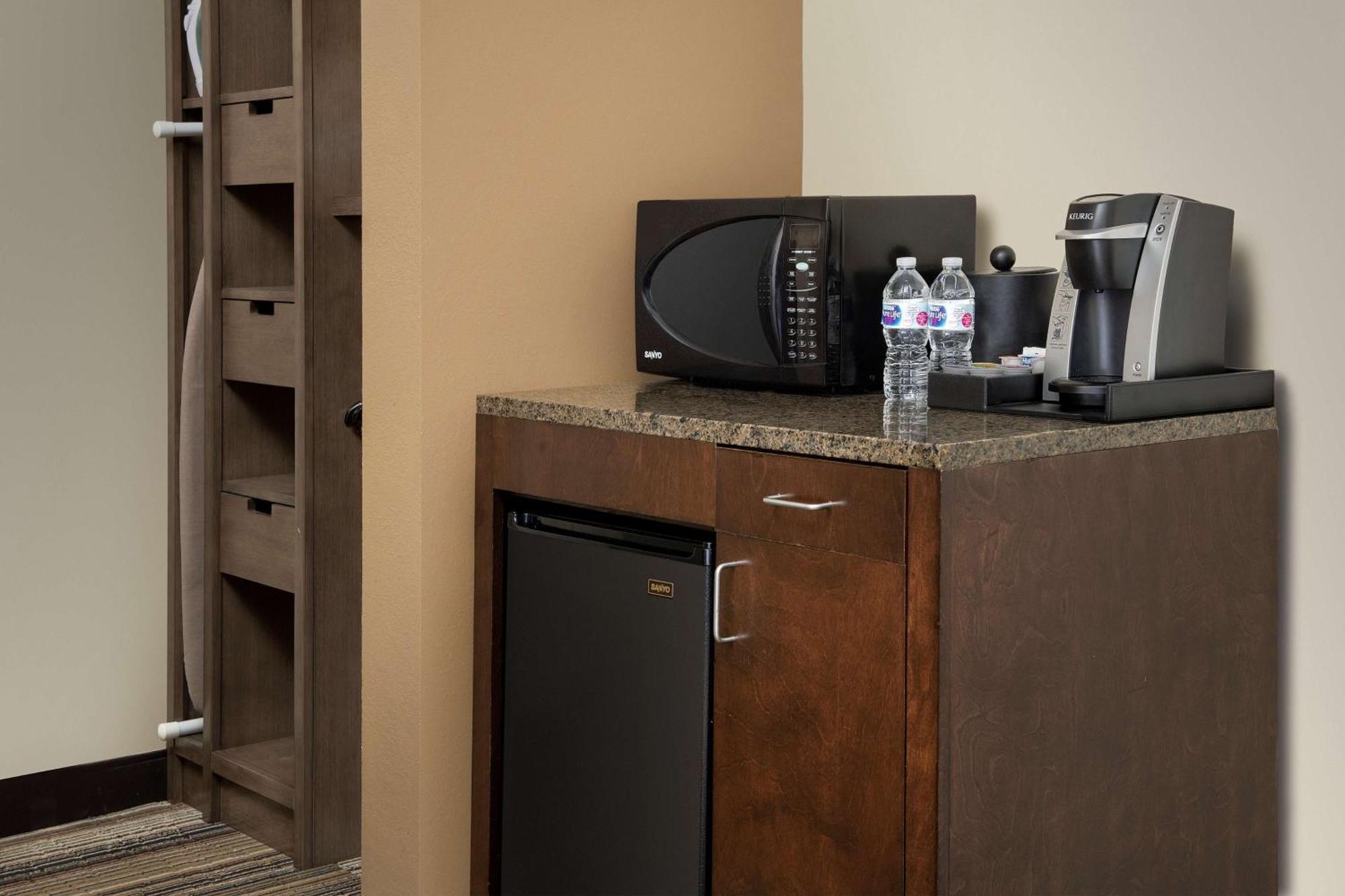 Hilton Garden Inn Charlotte/מורסוויל מראה חיצוני תמונה