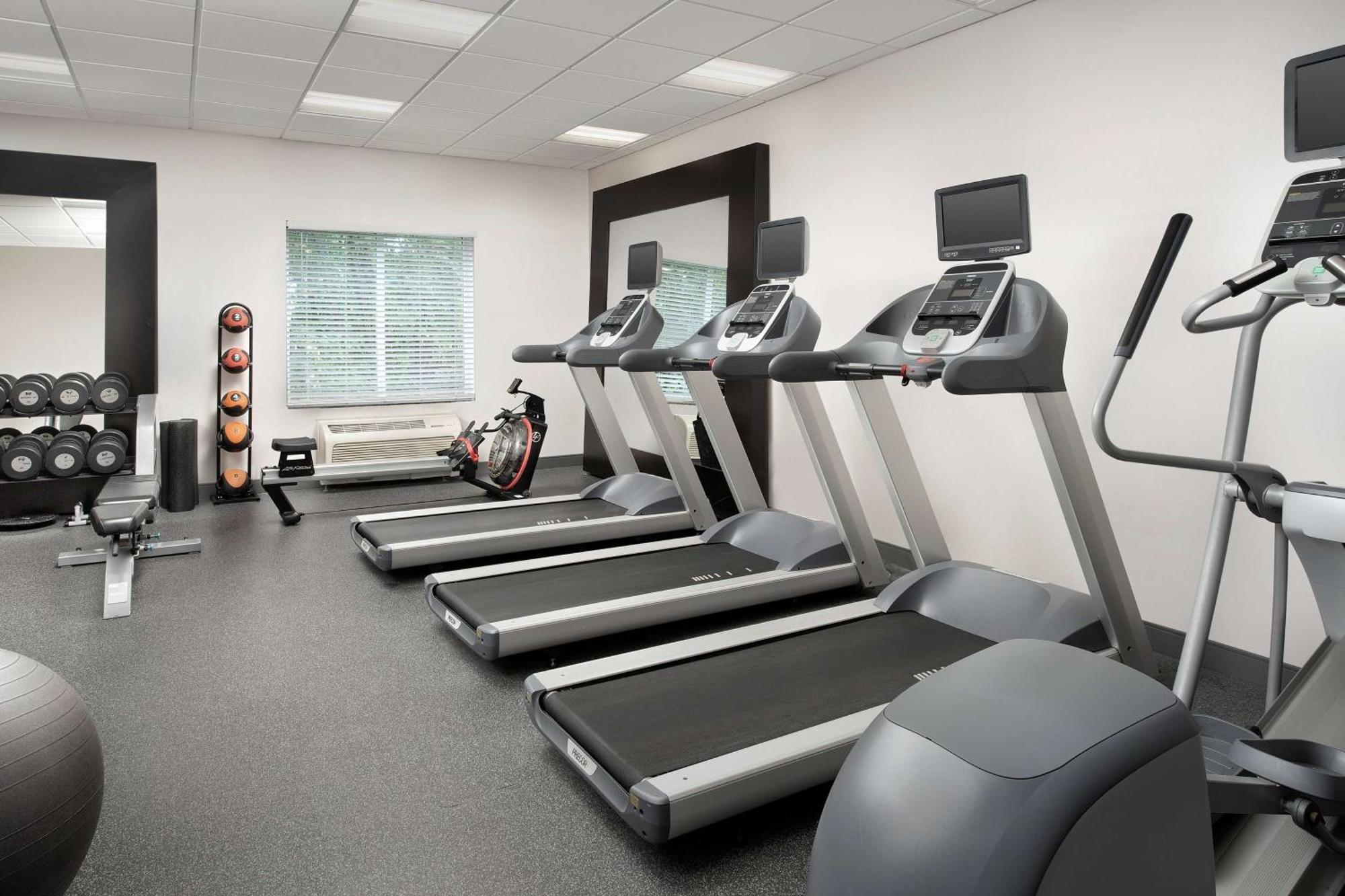 Hilton Garden Inn Charlotte/מורסוויל מראה חיצוני תמונה