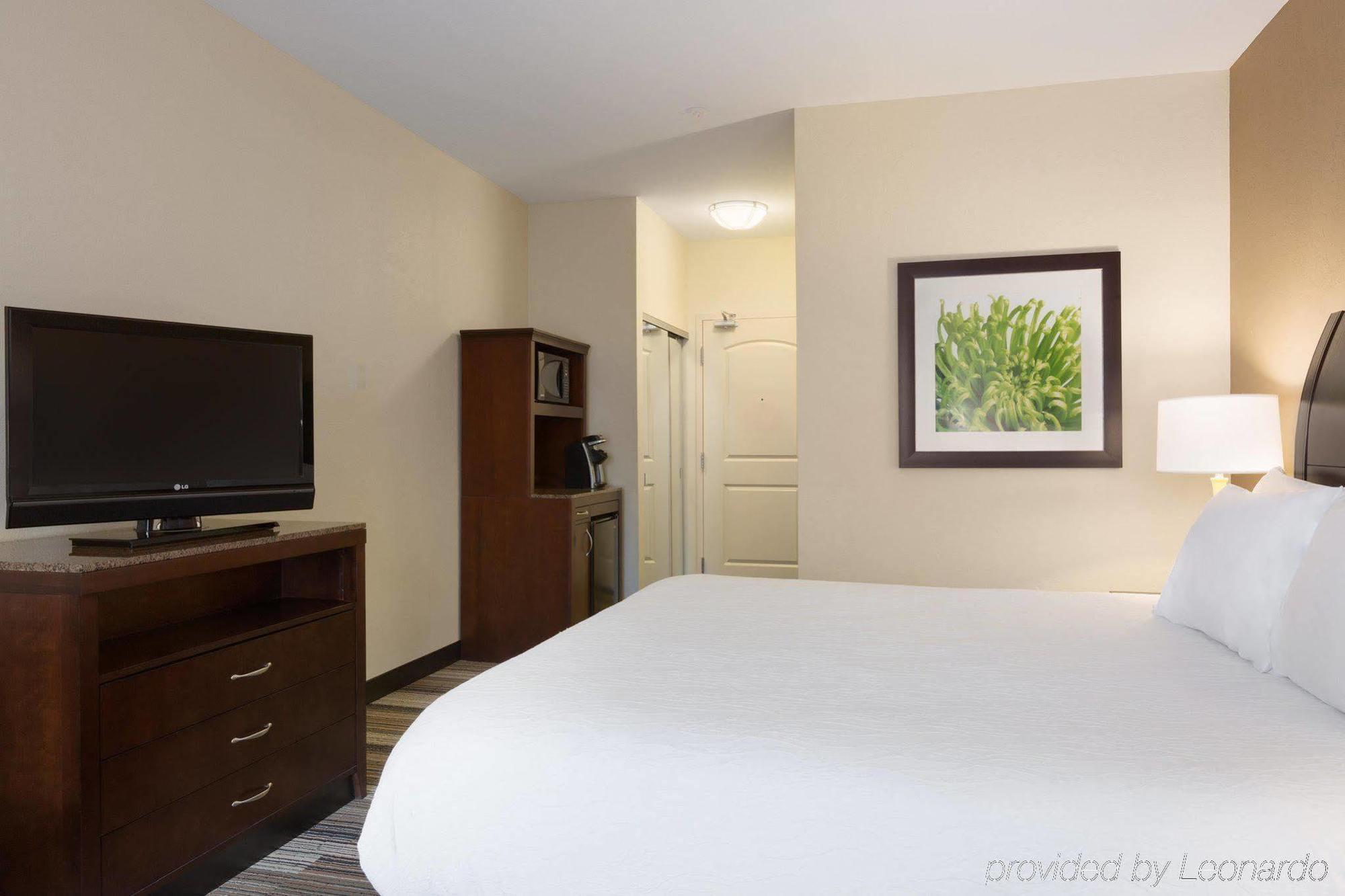 Hilton Garden Inn Charlotte/מורסוויל מראה חיצוני תמונה