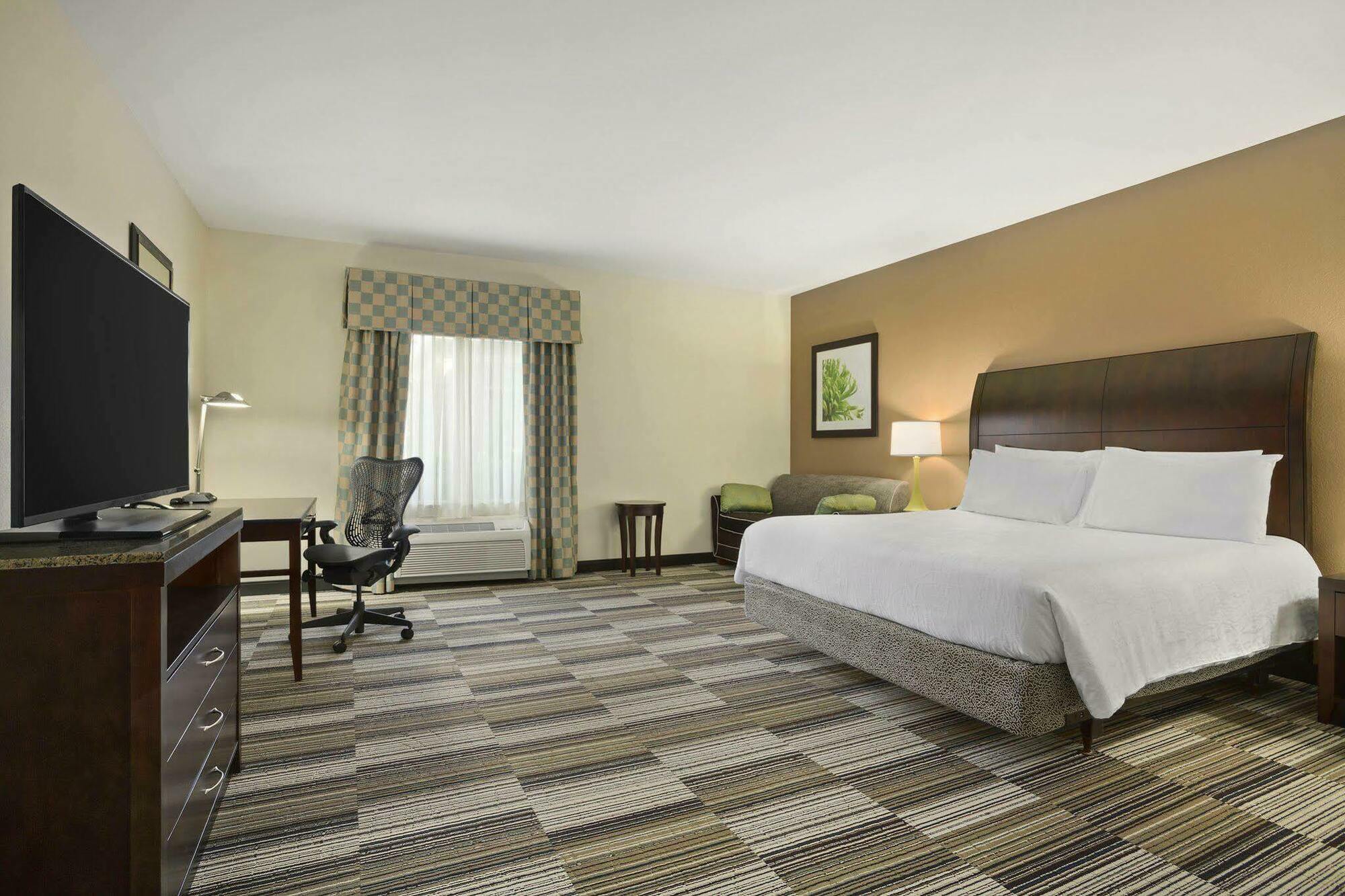 Hilton Garden Inn Charlotte/מורסוויל מראה חיצוני תמונה